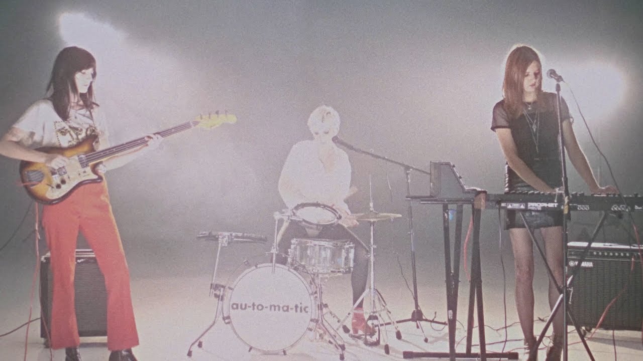 Automatic, Too Much Money music video